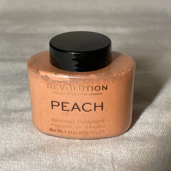 Revolution 18‑Piece Makeup & Skincare Bundle – Palettes, Highlighters, Lipsticks - Picture 3 of 14